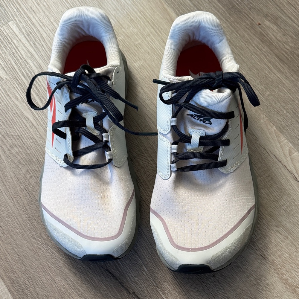 Altra Men's White and Gray Athletic Shoes Size: 9